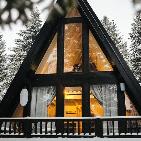 Zlatair Chalets Nova Varos