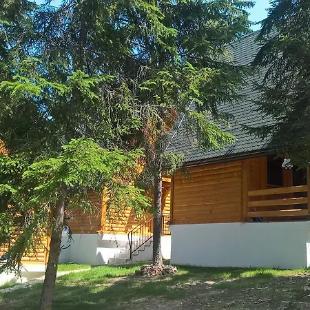 Zlatair Chalets Nova Varos